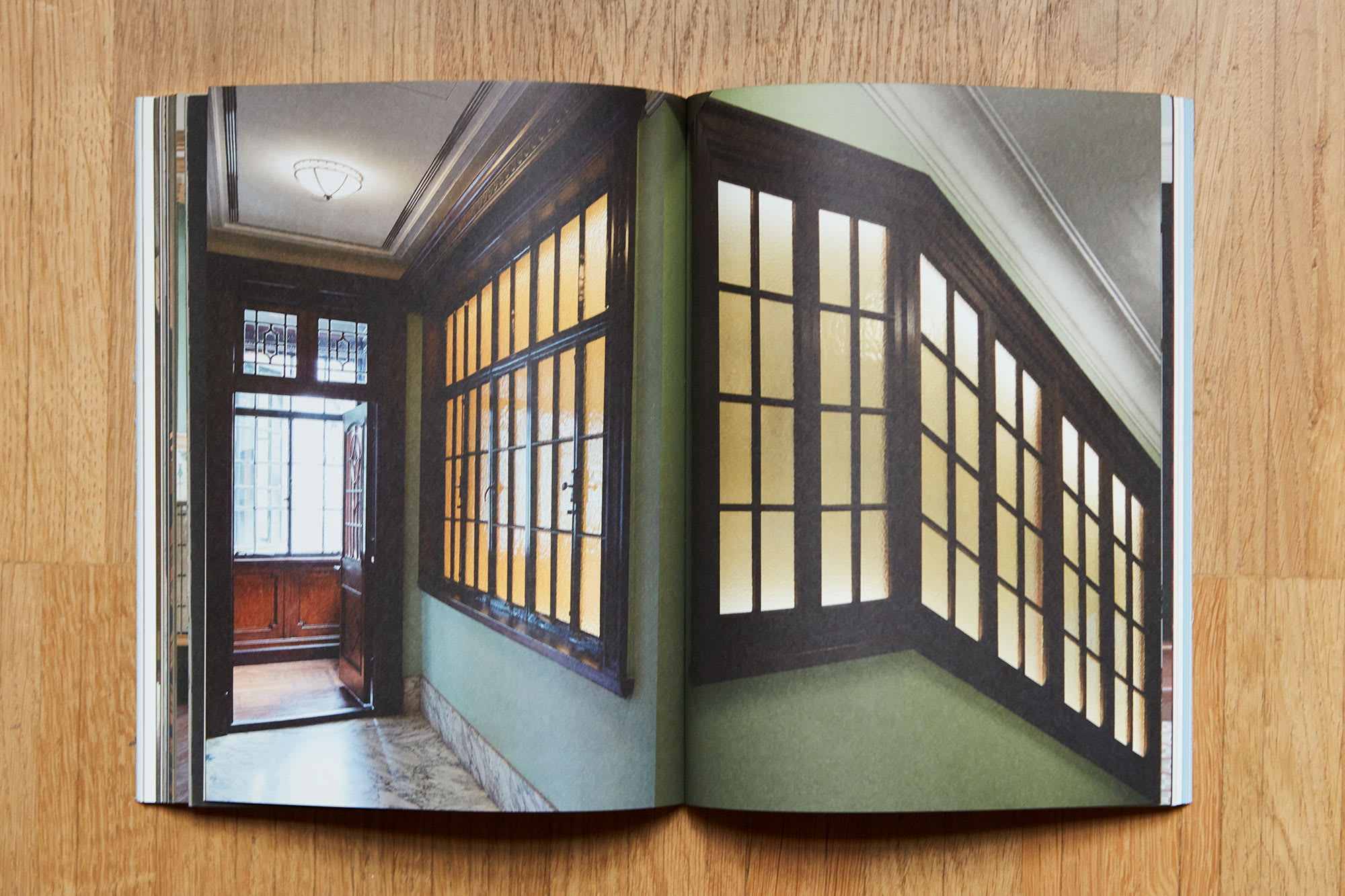 Prada Rong Zhai Book Picture